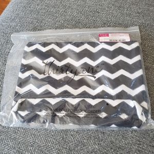 Thirty-One Zipper Pouch